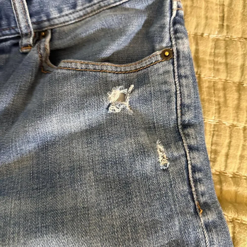 Men's J. Crew Sutton Jeans 31x30. Lightly‎ distressed. Cotton/Elastane Preppy